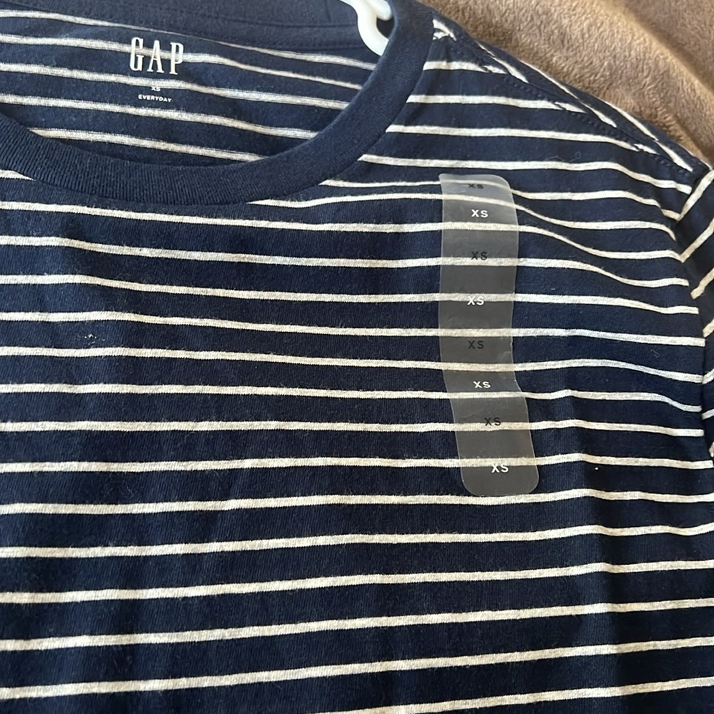 Gap - Picture 3 of 4